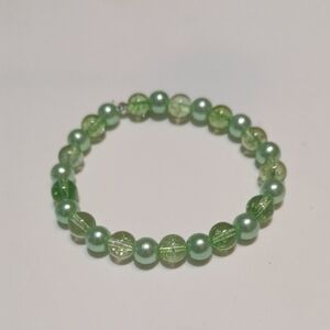 Elegant Green Beaded Bracelet